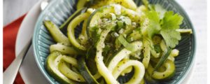 Salade van courgettesliertjes